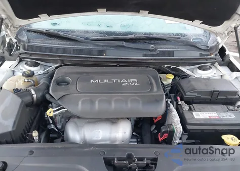 2015 Chrysler 200 Limited z USA, uszkodzony, nr VIN 1C3CCCAB4FN576602